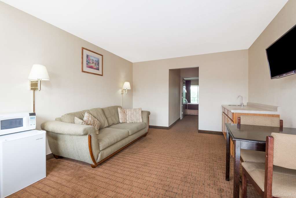 Howard Johnson By Wyndham Springfield Room photo